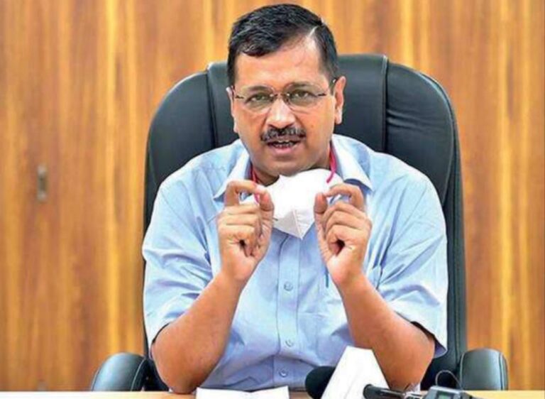 दिल्ली: सीएम केजरीवाल के खिलाफ कपिल मिश्रा ने पुलिस कमिश्नर को दी शिकायत, एफआईआर की मांग.