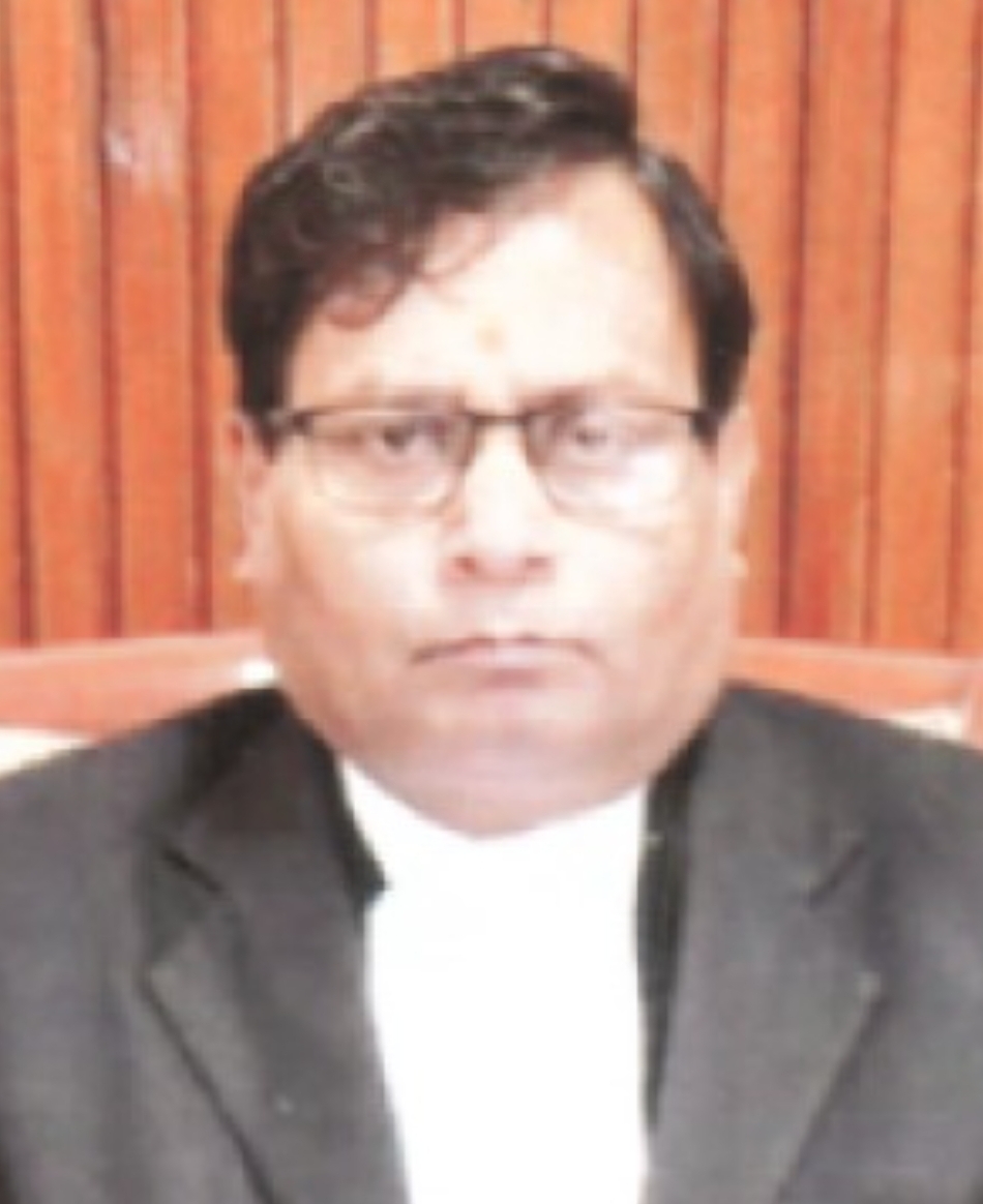 नैनीताल : ( हाईकोर्ट ) – न्यायमूर्ति आलोक वर्मा नैनीताल हाईकोर्ट के स्थायी जज बने, मुख्य न्यायाधीश ने  दिलाई शपथ ।