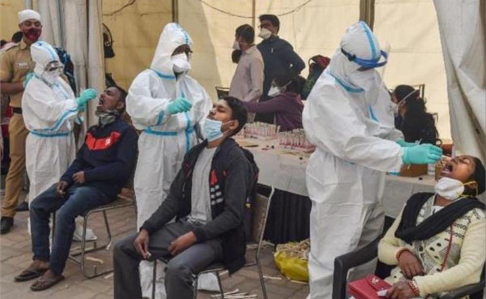 उत्तर प्रदेश : यूपी में बीते कुछ दिनों से नये संक्रमितो में गिरावट देखने को मिली है
