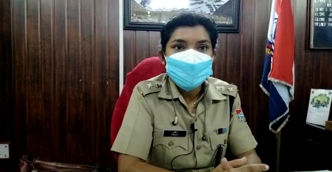 नैनीताल : हल्द्वानी पुलिस ने लैब में कालाबाजारी करते हुए रंगे हाथ पकड़ा हुई गिरफ्तारी.