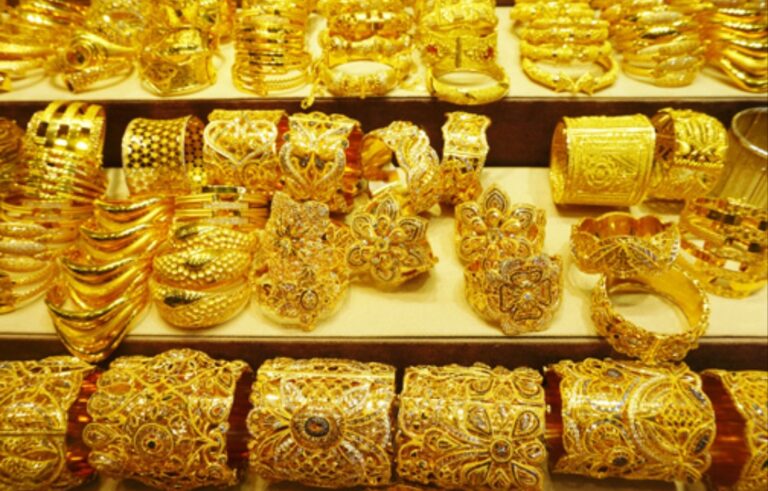 कारोबार नया नियम लागू : आज से भारत  में सिर्फ 14, 18 और 22 कैरेट वाला सोना मिलेगा, गोल्ड हॉलमार्किंग अनिवार्य होगी ।