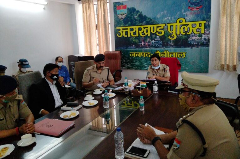 वरिष्ठ पुलिस अधीक्षक नैनीताल  द्वारा सर्किल हल्द्वानी,रामनगर, लालकुआं के क्षेत्राधिकारी एवं थानाध्यक्षों के साथ मासिक अपराध गोष्ठी की समीक्षा की गयी