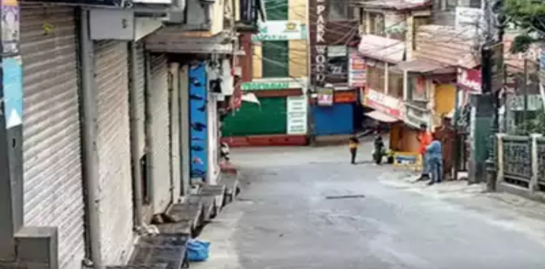 उत्तराखंड : राज्य में 13 जुलाई तक बढ़ाया गया कोविड कर्फ्यू,  शर्त के साथ खुलेंगे शॉपिंग मॉल।