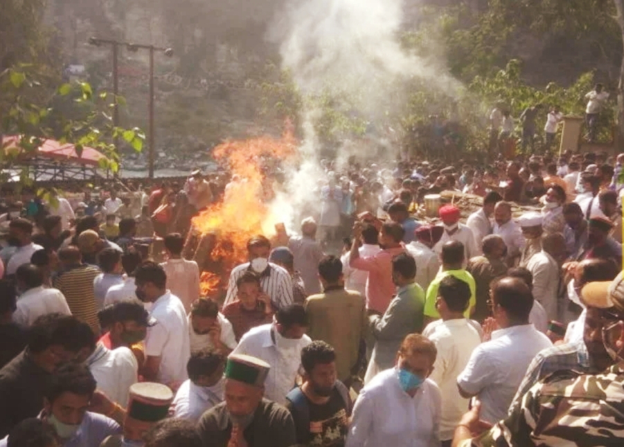 पंचतत्व में विलीन हुए वीरभद्र, पूरे राजकीय सम्मान से  हुआ अंतिम संस्कार