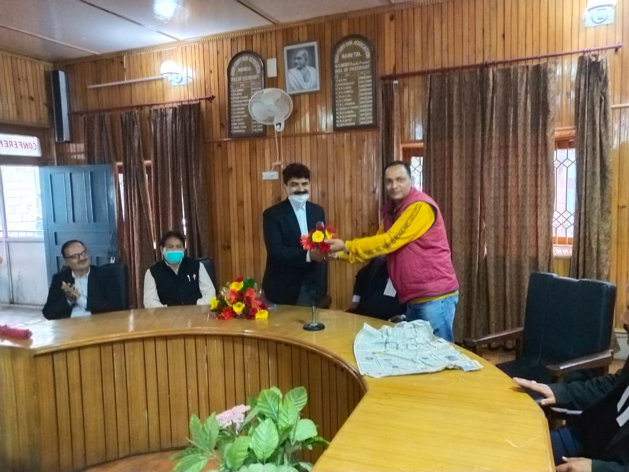 नैनीताल :  हाईकोर्ट के अधिवक्ता श्री सुरेश चंद्र भट्ट बनाए गए उत्तराखंड कांग्रेस विधि प्रकोष्ठ के अध्यक्ष ..
