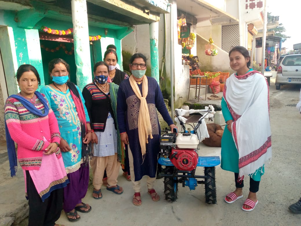 चंपावत : सहायता समूह को कृषि विभाग ने बाटे कृषि यंत्र..