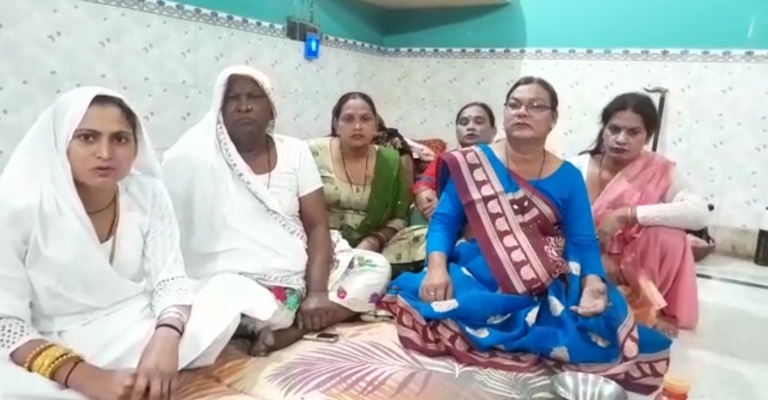 किन्नरों के 2 गुटों के बीच हुई मारपीट, हुक्का पानी बंद करने का ऐलान.