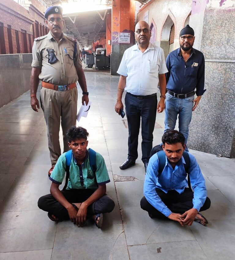 लखनऊ मंडल :अनाधिकृत वेंडरों के विरुद्ध औचक जांच का आयोजन..