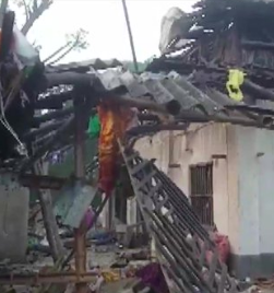 Bengal:टीएमसी नेता के घर पर देर रात हुआ बम धमाका,2 लोगों की मौत, घर पर बम बनाने का आरोप