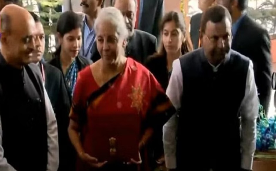 बजट 2023-24 :- प्रधानमंत्री मोदी पहुंचे संसद भवन, कैबिनेट की बैठक शुरू