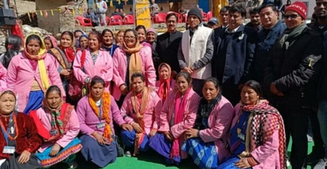 उत्तराखंड: केंद्रीय स्वास्थ्य मंत्री मनसुख मांडविया पहुंचे मलारी गांव,खुलेगा कीड़ा जड़ी संकलन केंद्र ।