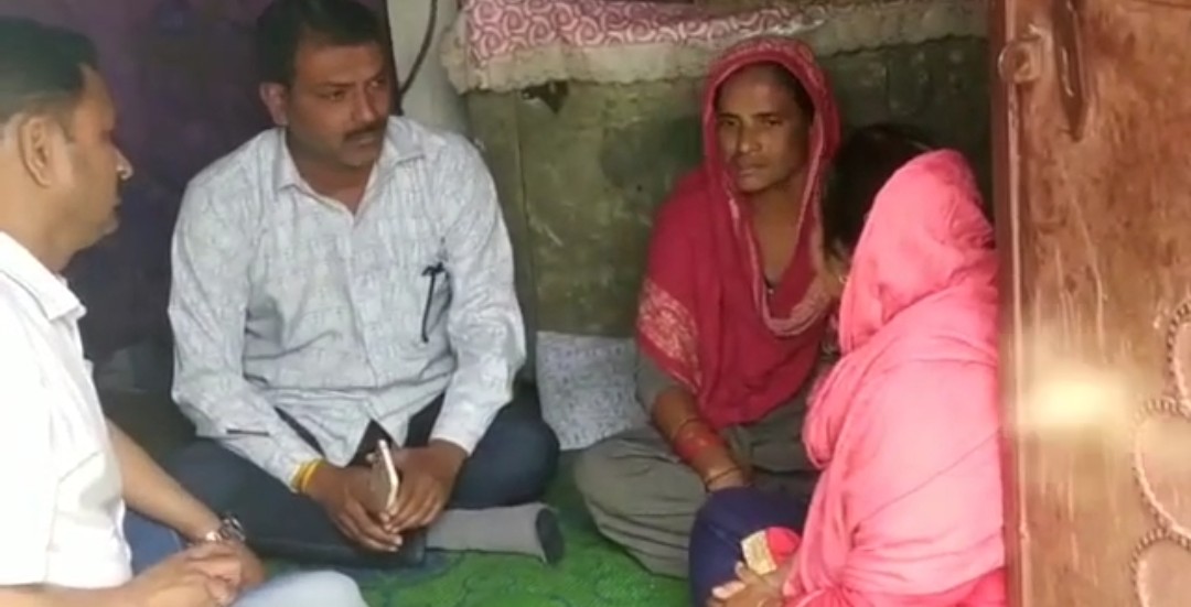 सितारगंज: पालिका अध्यक्ष ने कि पीड़ित परिवार से मुलाकात।