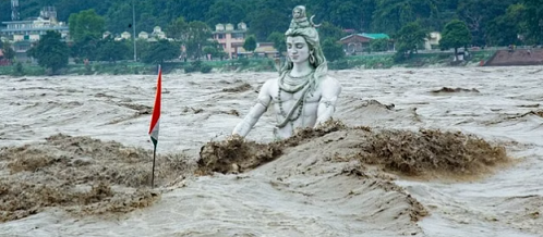 Ganga River- उत्तराखंड: हरिद्वार और ऋषिकेश में गंगा बह रही खतरे के निशान पार,कई इलाके-घरों में घुसा पानी |