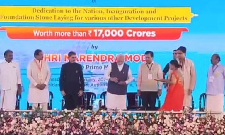 PM MODI:-प्रधानमंत्री मोदी ने 17,300 करोड़ की परियोजनाओं की दी सौगात, भारत के पहले हाइड्रोजन हब पोर्ट को हरी झंडी।।