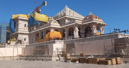 अयोध्या: मंदिर का प्रथम तल पूरी तरह हुआ तैयार, दूसरे तल का काम तेज, स्तंभों पर उकेरी जा रही हैं मूर्तियां