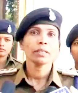 रायपुर / छत्तीसगढ़: महिला टीआई को 20 हजार की रिश्वत लेते रंगे हाथ किया गिरफ्तार |