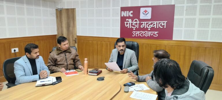 पौडी- जिला चिकित्सालय में तमाम बुनियादी सुविधाओं को लेकर एक सप्ताह में रिपोर्ट देंगे नामित अधिकारी-डीएम
