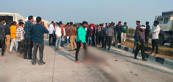 दर्दनाक हादसा: महाकुंभ से लौट रहे 6 श्रद्धालुओं की दर्दनाक मौत, सड़क पर बिखर गए शव के टुकड़े