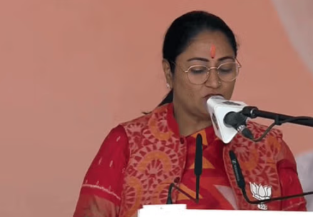 दिल्ली मुख्यमंत्री शपथ लाइव: रेखा गुप्ता ने ली दिल्ली के 9वें मुख्यमंत्री पद की शपथ, यहाँ से बनीं है पहली बार विधायक
