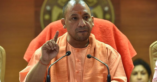 IAS Transfer: 11 जिलाधिकारी समेत 33 आईएएस बदले, शिशिर की जगह विशाल सिंह नए सूचना निदेशक