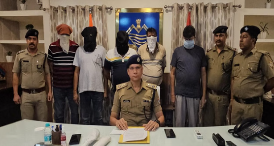 ऊधम सिंह नगर: दोहरे हत्याकांड- पिता-पुत्र के हत्यारोपी 5 भाइयों समेत 6 लोग गिरफ्तार, घटना में प्रयुक्त अवैध पिस्टल हुई बरामद