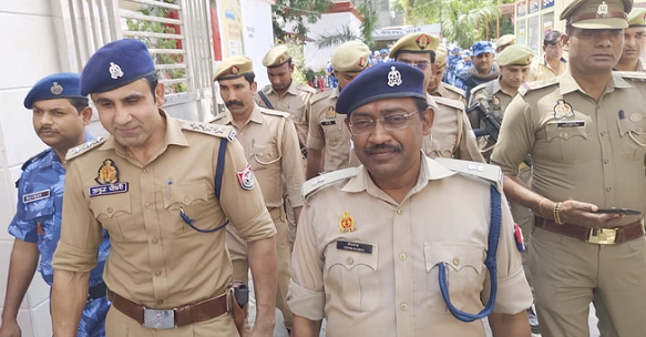 Anuj-chaudhary: बेबाक बयानों के कारण सुर्खियों में रहे संभल CO अनुज चौधरी का चंदौसी हुआ तबादला