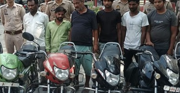 शाहजहांपुर पुलिस ने बाइक चोर गिरोह का किया पर्दाफाश ।