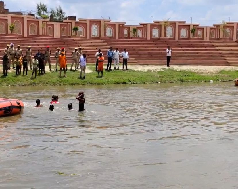 Shahjahanpur: Mock Drill Conducted in Shahjahanpur to Tackle Flood Situation
