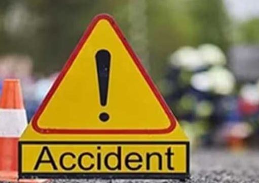 दर्दनाक हादसा: ऊधमसिंह नगर- पेड़ से टकराई कार,रुद्रपुर के लोनिवि JE की मौत, 3 जूनियर इंजीनियर घायल