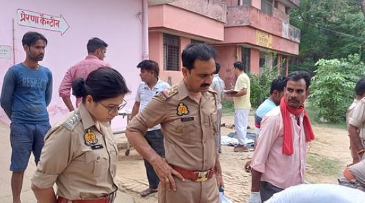 दर्दनाक हादसा- कार और ट्रक की जोरदार भिड़ंत, महिला समेत 4 की दर्दनाक मौत, तीन घायल