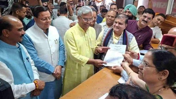 भाजपा: महेंद्र भट्ट का दोबारा प्रदेश अध्यक्ष बनना लगभग तय, किया नामांकन, मुख्यमंत्री सहित वरिष्ठ नेता रहे मौजूद