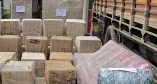 बड़ी सफलता: पुलिस और STF ने मऊ में 3 करोड़ का गांजा पकड़ा,ऑन ड्यूटी आर्मी लिखे ट्रक से खेप लेकर जा रहा था तस्कर