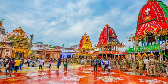 जगन्नाथ रथ यात्रा-  भव्य रथ यात्रा में उमड़ा भक्तों का जन सैलाब, गूंजे जयकारे, विश्व शांति की कामना