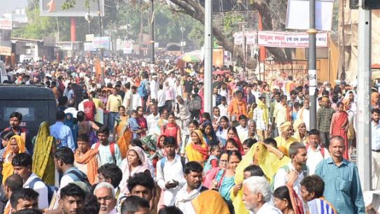 अयोध्या: राममंदिर में उमड़ी भक्तों की भीड़, 16 जुलाई तक VIP दर्शन और ऑनलाइन आरती फुल