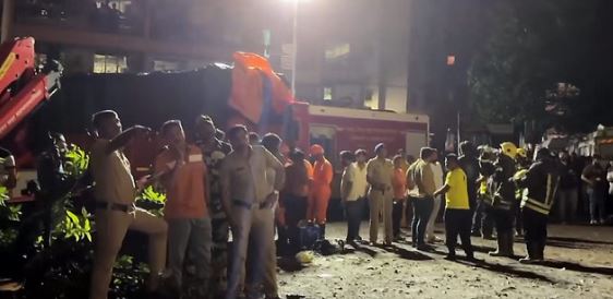 हादसा: वसई के नारंगी रोड पर चार मंजिला इमारत का हिस्सा ढहा,2 लोगों की मौत, नौ अन्य लोग घायल