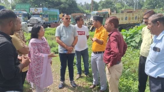 लालकुआं:- 1 हेक्टेयर वन भूमि को बस अड्डे के लिए चिह्नित करने पर सहमति