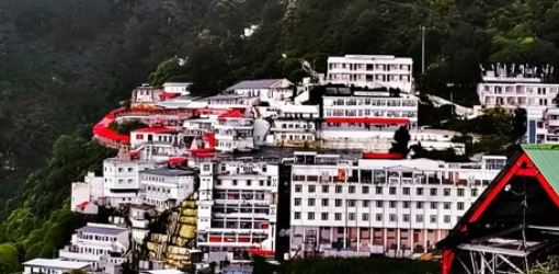 मां के भक्तों के लिए बड़ी खबर- माता वैष्णो देवी यात्रा 22 दिन बाद हुई शुरू, श्रद्धालु बोले- ‘मां के दर्शन की थी आस, आज पूरी होगी’