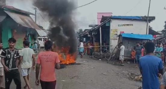 Bihar:- मूर्ति तोड़ने पर पूर्णिया में बवाल, आगजनी और तोड़फोड़, पुलिस ने की हवाई फायरिंग