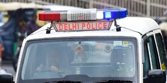 दिल्ली: 40 टीमों ने दिल्ली-एनसीआर व हरियाणा के कुख्यात अपराधियों के ठिकानों पर की छापेमारी, कई हिरासत में लिए