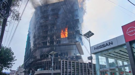 नेपाल Gen Z विरोध प्रदर्शन:  नेपाल की जेल में झड़पों में 3 की मौत, तनाव के बीच 15 हजार से अधिक कैदी फरार