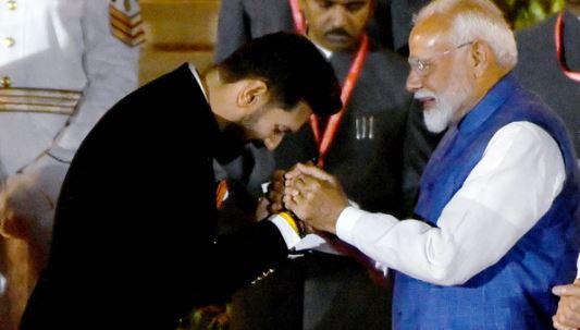 Bihar: ‘मोदी के हनुमान’ को मनाने दिल्ली गए चुनावी प्रभारी धर्मेंद्र प्रधान, जानिए कहां फंस रहा है पेंच