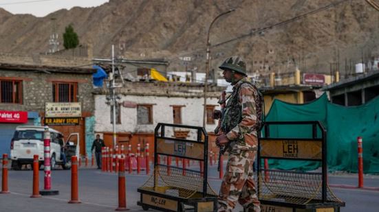 लेह हिंसा- आज से लेह में खुल जाएंगे कक्षा 8 तक के स्कूल, शाम छह बजे तक बसें भी चलेंगी