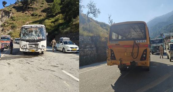उत्तरकाशी- स्कूल बस में बैठ रहे थे बच्चे, यमुनोत्री हाईवे के पास तेजी से आई रोडवेज बस ने मारी टक्कर