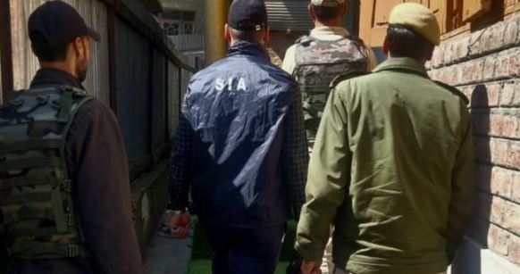 Blast: श्रीनगर के बटमालू में एसआईए का छापा, एके-47 मामले में टेक्नीशियन गिरफ्तार, डॉक्टर हिरासत में