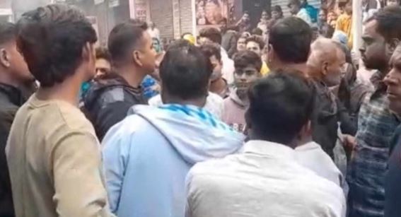 Bihar: शॉर्ट सर्किट से लगी भीषण आग, एक ही परिवार के 5 लोगों की मौत, कई घायल