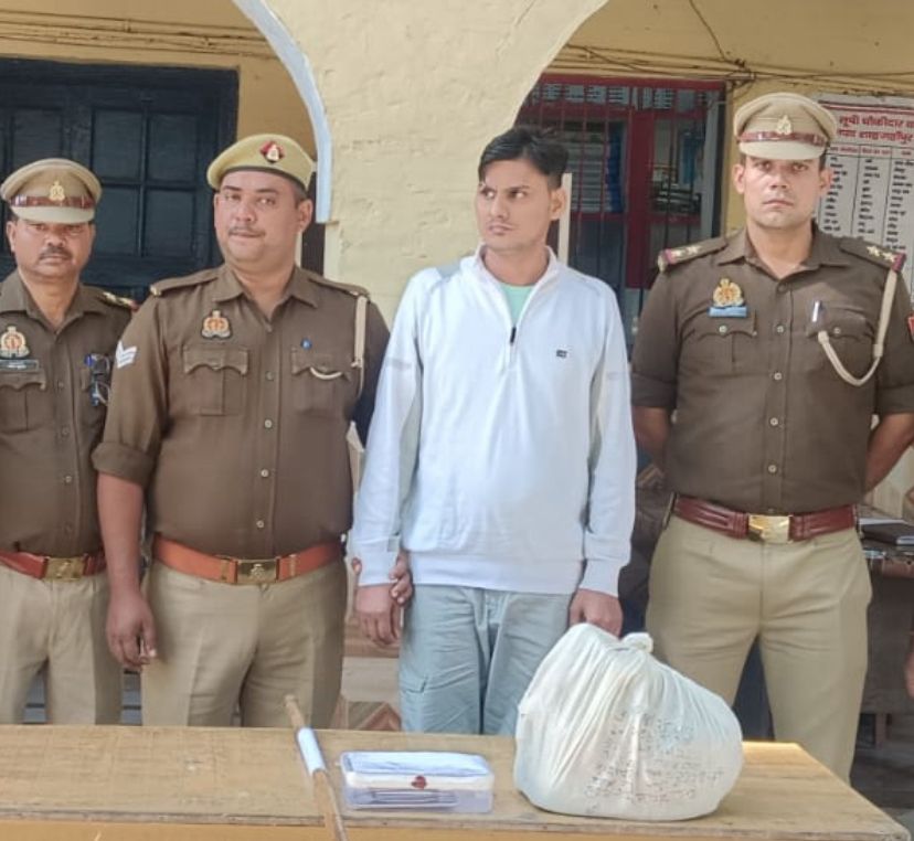 Fake-sub-inspector Arrested Fake ID, police uniform, car seized
