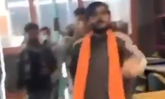 कैफे में छात्रा की बर्थडे पार्टी पर हमला…भीड़ ने ‘लव जिहाद’ के आरोप में पीटा, बजरंग दल के 2 लोगों पर FIR