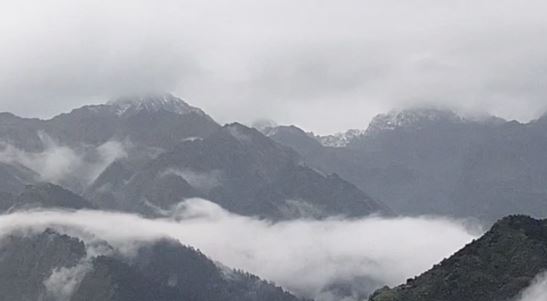 Weather: और बढ़ेगी ठंड…आज पहाड़ों में बारिश-बर्फबारी के आसार, घने कोहरे का येलो अलर्ट