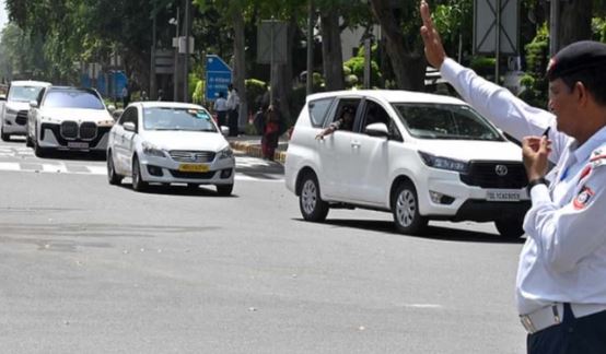 दिल्ली- शाम 7 बजे से सीपी में वाहनों का प्रवेश बंद: नए साल का जश्न खत्म होने तक प्रतिबंध…