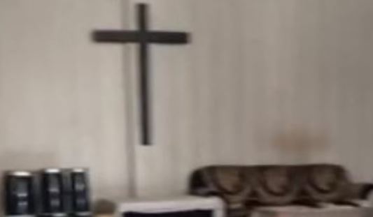 धर्मांतरण के शक में हंगामा:- शाहजहांपुर में महिला समेत 4 गिरफ्तार, शादी कराने का झांसा देकर जुटाई गई थी भीड़